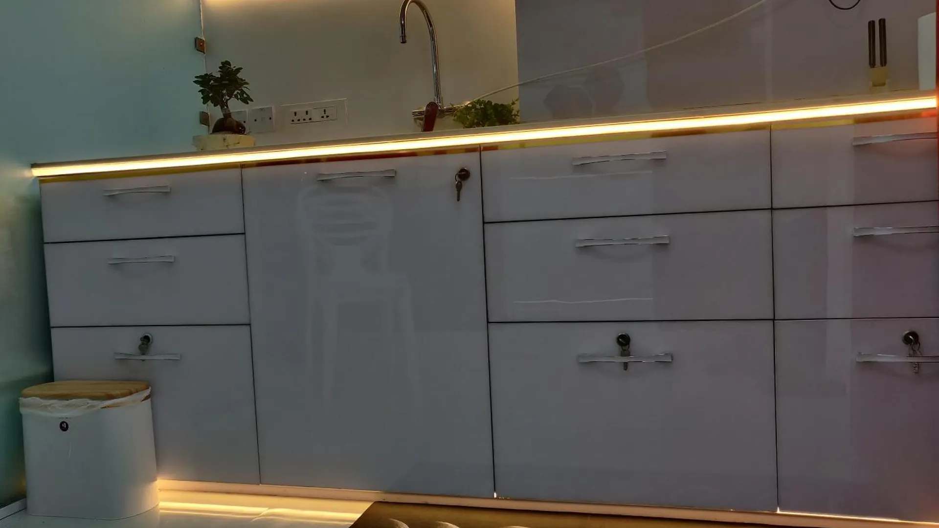 古尔冈Lemodcasa - Smart, Modern, Luxury Whitehouse公寓式酒店 古尔冈